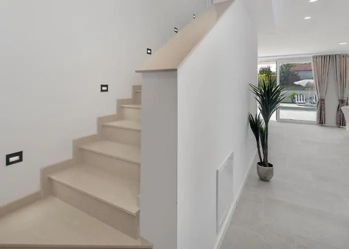 Mare & Mimi Luxury Collection