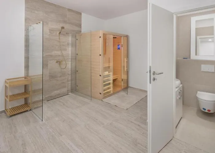 Mare & Mimi Luxury Collection *