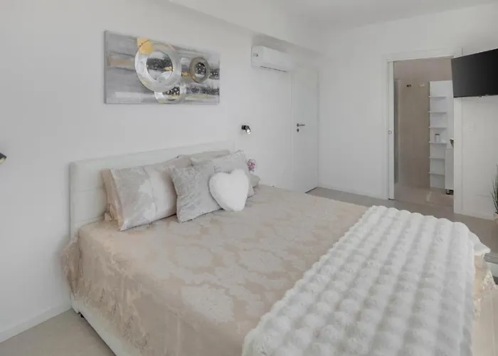 Mare & Mimi Luxury Collection * ポレッチ